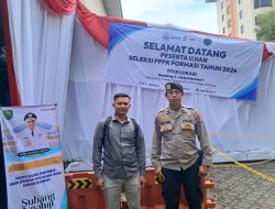 Personel Polsek Lengkong pengamanan Kegiatan Peserta Ujian Seleksi PPPK Formasi Kabupaten Subang Tahun 2024