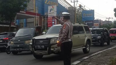 Pelayanan masyarakat oleh unit lalulintas Polsek Arcamanik