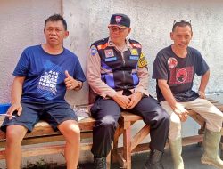 Bhabinkamtibmas Polsek Astanaanyar Laksanakan Sambang, Sampaikan Himbauan dan Pesan – pesan kamtibmas Kepada Warga Di Wilayah Binaan