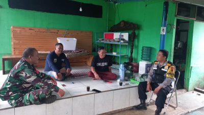Sinergitas TNI-POLRI Binluh warga di wilayah Kel. Pakemitan Kec. Cinambo kota Bandung
