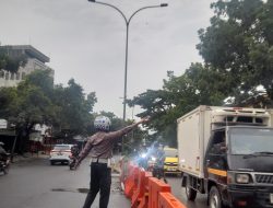 Berikan Pelayanan Senin Pagi, Personil lantas Polsek Bandung Kidul Gelar Pengaturan lalu lintas