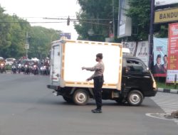 Berikan Pelayanan Kepada Masyarakat, Personil Samapta Polsek Lengkong Laksanakan Kegiatan Gatur Sore