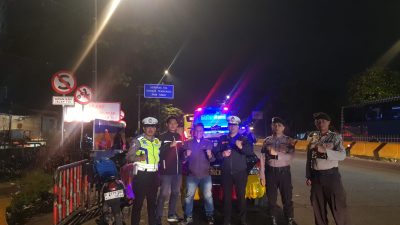 Cegah C3, Kelompok Motor dan Gangguan Kamtibmas Lainnya Polsek Babakan Ciparay Lakukan Giat Patroli Strong Point