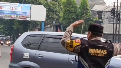 Personil Polsek Cibeunying kidul giat Yanmas pagi hari Pengaturan Lalulintas