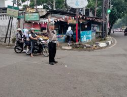 Yanmas pagi hari personil lantas Polsek Cibeunying kidul Ciptakan Kamseltibcarlantas Kondusif