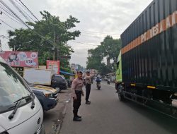 Personil Samapta Polsek Ujungberung Lakukan Giat Pengaturan Arus Lalulintas pagi Hari