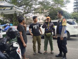 Bhabinkamtibmas Cikawao sambangi Warga sampaikan Himbauan Kamtibmas kepada Warga