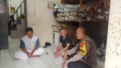 Untuk menjaga situasi Kamtibmas BhabinKamtibmas melaksanakan sambang