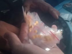 Sejumlah LSM Gerebeg Toko Obat Berkedok Minuman ES Ringan