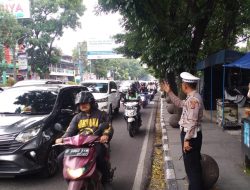 Unit Lantas Polsek Lengkong Gelar Pengaturan Lalu lintas, Bentuk Pelayanan Kepada Masyarakat sore hari