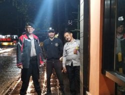 Cegah gangguan kamtibmas Malam Hari, Personil Polsek Ujungberung Melaksanakan Patroli BKK Perbankan di Wilayah hukum Polsek Ujungberung