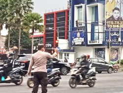 Cipta Kamseltibcarlantas Kondusif sore, Unit Samapta Polsek Lengkong pelayanan masyarakat pengaturan arus lalin