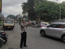 Antisipasi Kemacetan Pagi Hari Personil Unit Lalulintas Polsek Sukasari Melaksanakan Pengamanan Jalur