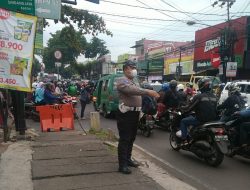 Guna Ciptakan Kamseltibcarlantas Kondusif, Personil Unit Lantas Polsek Antapani Lakukan Pengaturan