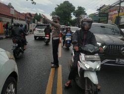Guna Wujudkan Kamseltibcarlantas Kondusif, Unit Lantas Polsek Antapani Lakukan Pengaturan Pagi Hari