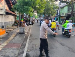 Giat Yanmas (Gatur Lalin) Bhabinkamtibmas Polsek Bandung Kulon