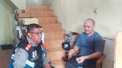 door to door kepada Bapak H. Aep, warga RT 03 RW 03, Blok TVRI 3, Kelurahan Cibaduyut Wetan