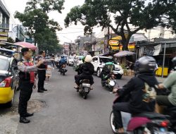 Patroli Samapta Polsek Bandung Kulon Lakukan Giat Pengaturan Sore Hari dan Monitoring Toserba Borma