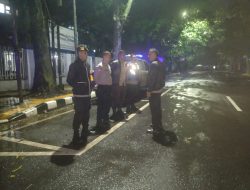Antisipasi Kejahatan pada malam hari Pawas pimpin Personil Polsek Lengkong laksanakan Patroli pada jam Kecil