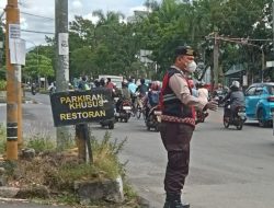 Cipta Kamseltibcarlantas Kondusif sore, Unit Samapta Polsek Lengkong pelayanan masyarakat pengaturan arus lalin