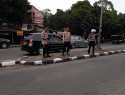 Kapolsek Bandung Kidul Dampingi Kabag Ops Polrestabes Bandung Terjun Langsung Pengaturan Sore