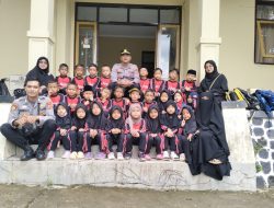 Polsek Cibiuk Terima Kunjungan dan Berikan Edukasi kepada Anak-anak TK IT Al Furqon