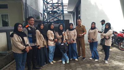 Lewat Sambang, Bhabinkamtibmas Kelurahan Burangrang Polsek Lengkong sambangi warganya, berikan pesan kamtibmas