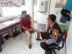 Personil BhabinKamtibmas Polsek Bojongloa kidul sambang di RW.5, Kelurahan Cibaduyut
