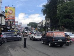 Pergelaran Personil Unit Samapta Polsek Bojongloa Kaler melaksanakan pengaturan arus lalulintas dan situasi Kamtibmas