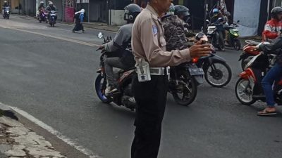 Wujudkan Kamseltibcarlantas Kondusif, Lantas Polsek Antapani Lakukan Pengaturan