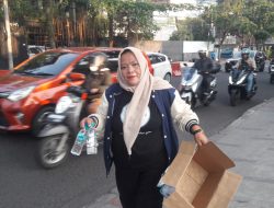 Rumah Aspirasi Berdaya (RAB) Bagikan 150 Paket Takjil di Jalan Pasirkaliki Bandung