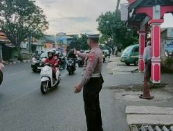 Guna Wujudkan Kamseltibcarlantas Kondusif, Personel Unit Lantas Polsek Antapani Lakukan Pengaturan Sore Hari