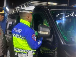 Antisipasi Kecelakaan dan Pelanggaran Lalu Lintas, Polres Garut Razia Travel Gelap yang Melintas di Wilayah Garut