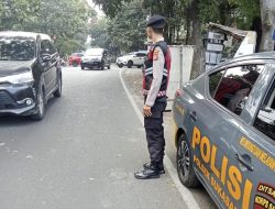 Personil QR Polsek Sukasari Melaksanakan Giat Protap Yanmas Pagi Pengaturan Arus Lalulintas