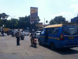 Antisipasi Kemacetan Pagi Hari Personil Unit Lalulintas Polsek Sukasari Melaksanakan Pengamanan Jalur
