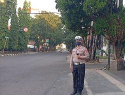 Berikan Pelayanan masyarakat pagi, Personil Unit Lantas Polsek Lengkong Laksanakan Gatur lalin cegah Kemacetan pagi