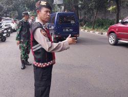 Cegah Kemacetan Sore Hari QR Polsek Sukasari Lakukan Giat Pelayanan Masyarakat Pengaturan Arus Lalulintas