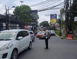 Pelaksanaan Pelayanan Masyarakat Sore Hari Unit Lalulintas Polsek Sukasari