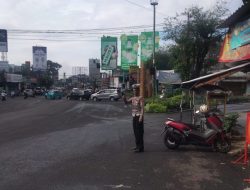 Antisipasi Kemacetan Pagi Hari Personil Unit Lalulintas Polsek Sukasari Melaksanakan Pengamanan Jalur