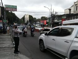Pelaksanaan Pelayanan Masyarakat Sore Hari Unit Lalulintas Polsek Sukasari