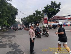 Jajaran Lalu Lintas Polsek Cibeunying Kaler Gelar Yanmas Pagi. Pengaturan Arus Lalulintas Wilayah Hukum Polsek Cibeunying Kaler