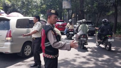 Pelaksanaan Pelayanan Masyarakat Siang Hari Dilaksanakan QR Polsek Sukasari