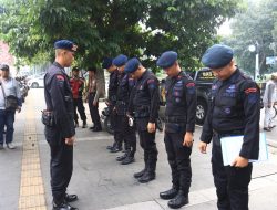 Polrestabes Bandung dan Jibom Polda Jabar melaksanakan pengecekan dan Sterilisasi Vihara