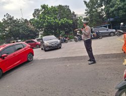 Pelayanan Pagi Hari, Personil Polsek Rancasari Laksanakan pengaturan arus Lalin