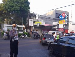 Personel Samapta Polsek Ujungberung Lakukan Giat Pengaturan Arus Lalu-lintas Pagi Hari