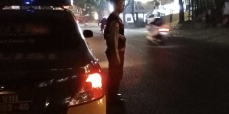 Tekan Angka Kriminalitas, QR Polsek Sukasari Lakukan Giat Rutin Yanmas Malam Bandung Lautan Biru