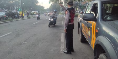 Pergelaran Personil Unit Samapta Polsek Bojongloa Kaler melaksanakan pengaturan arus lalulintas dan situasi Kamtibmas