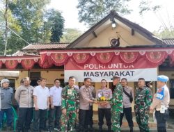 Forkopimcam Singajaya, MUI, dan Dai Kamtibmas Berikan Ucapan dan Nasi Kuning ke Polsek Singajaya dalam Rangka HUT Bhayangkara ke-79