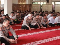 Polda Jabar Gelar Kegiatan Rohani Rutin, Hadirkan KH. Aang Zaenal Arifin Sebagai Penceramah