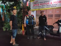 Sambangi warga malam hari sebagai upaya Bhabinkamtibmas jaga kondusifitas